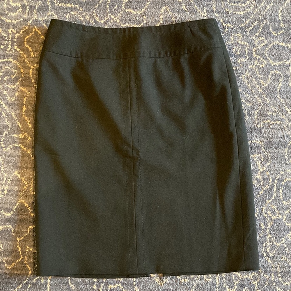 Classy black pencil skirt